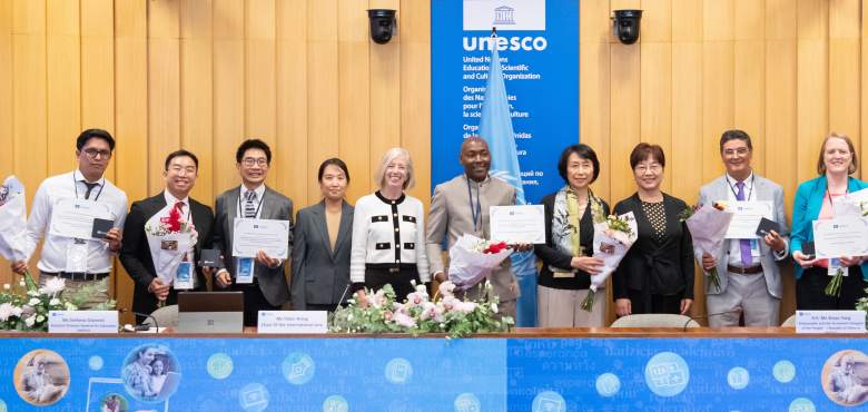 UNESCO International Literacy Prizes 2025 - group photography of the winners